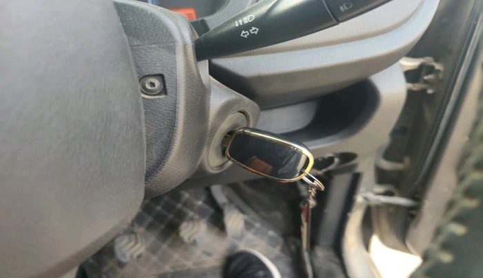 2017 Datsun Redi Go T (O), Petrol, Manual, 50,208 km, interior