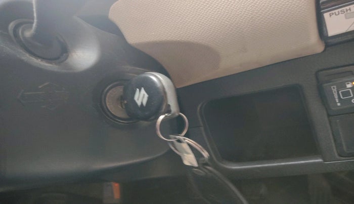 2017 Maruti Wagon R 1.0 VXI, CNG, Manual, 55,692 km, interior