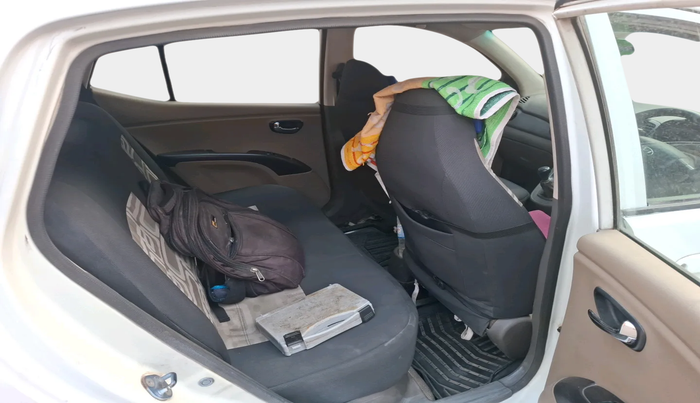 2011 Hyundai i10 MAGNA 1.1, Petrol, Manual, 1,51,624 km, interior