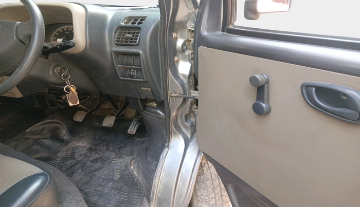 2013 Maruti Eeco 5 STR WITH A/C+HTR, Petrol, Manual, 22,221 km, interior