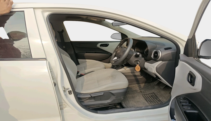 2022 Hyundai GRAND I10 NIOS MAGNA 1.2 KAPPA VTVT, Petrol, Manual, 30,633 km, interior