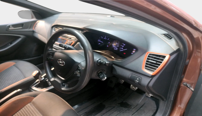 2015 Hyundai i20 Active 1.4 S, Diesel, Manual, 1,35,600 km, interior