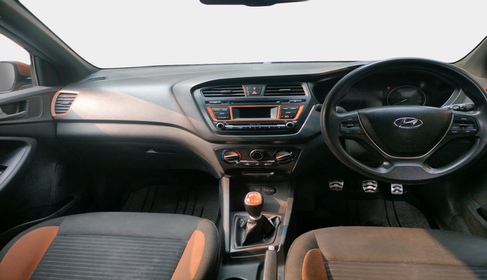 2015 Hyundai i20 Active 1.4 S, Diesel, Manual, 1,35,600 km, interior