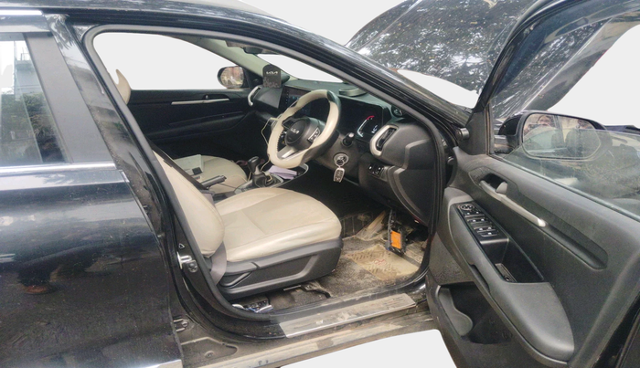 2025 KIA SONET HTE (O) 1.5 Diesel MT, Diesel, Manual, 18,449 km, interior