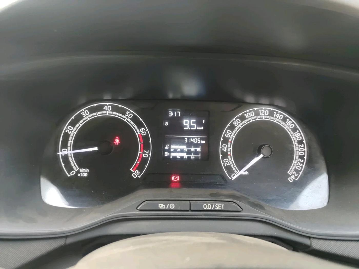 2022 Skoda KUSHAQ ACTIVE 1.0L TSI MT, Petrol, Manual, 31,405 km, interior