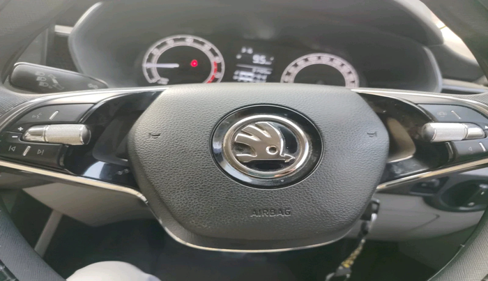 2022 Skoda KUSHAQ ACTIVE 1.0L TSI MT, Petrol, Manual, 31,405 km, interior