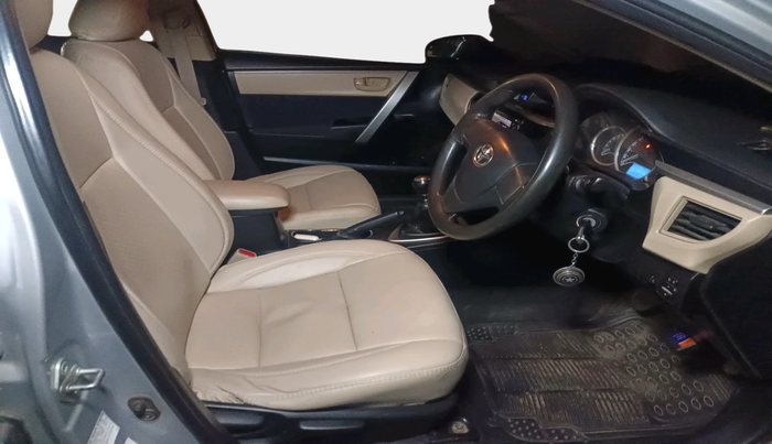 2014 Toyota Corolla Altis J PETROL, Petrol, Manual, 2,05,725 km, interior