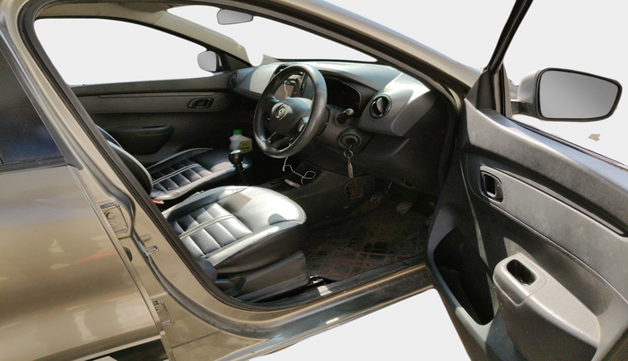 2016 Renault Kwid RXT 1.0, Petrol, Manual, 65,327 km, interior