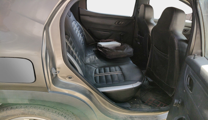 2016 Renault Kwid RXT 1.0, Petrol, Manual, 65,327 km, interior