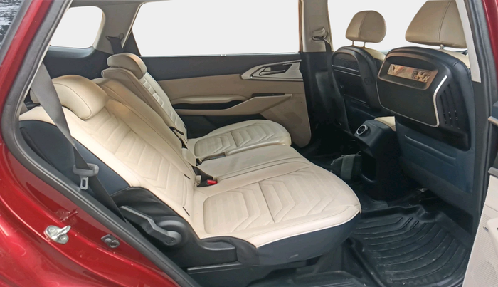 2022 KIA CARENS LUXURY PLUS 1.4 PETROL DCT 7 STR, Petrol, Automatic, 37,032 km, interior