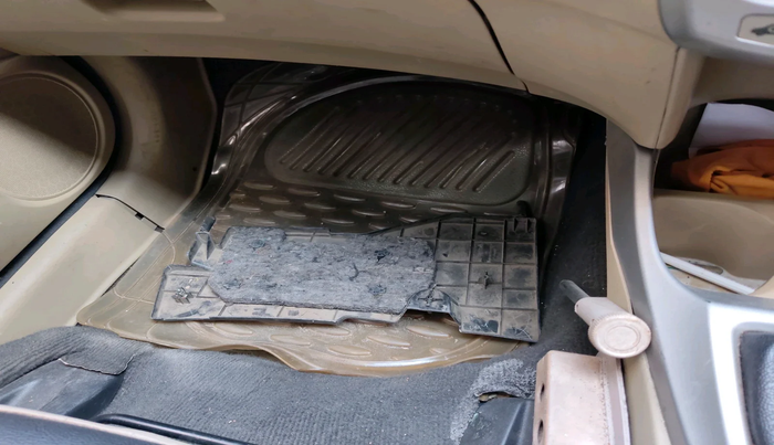 2010 Honda City 1.5L I-VTEC S MT, Petrol, Manual, 1,29,058 km, interior