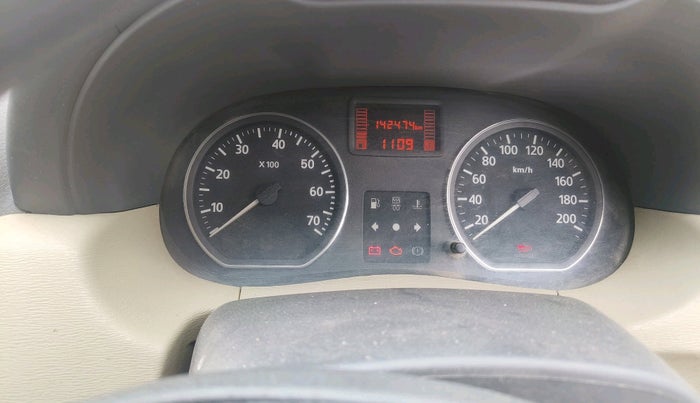 2014 Nissan Terrano XL (D), Diesel, Manual, 1,42,474 km, interior
