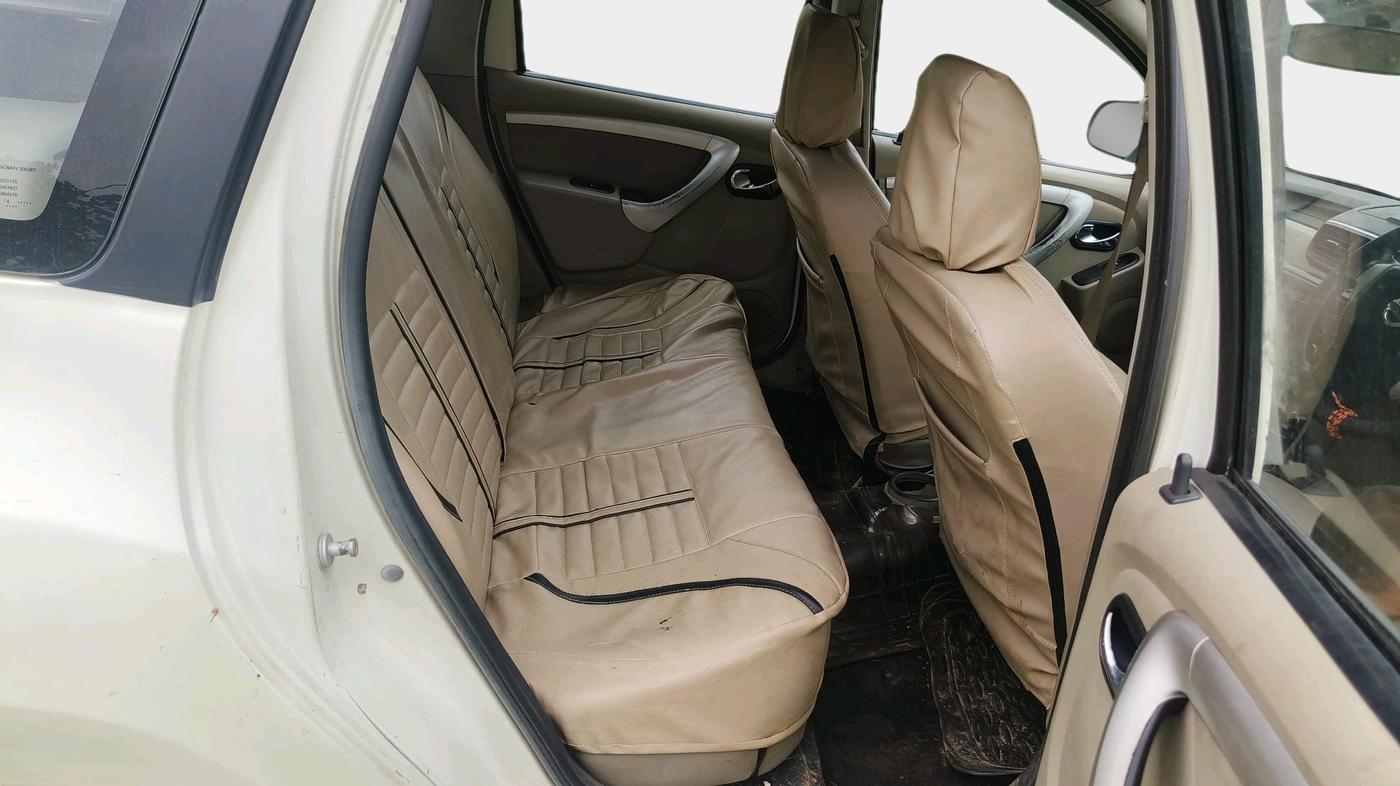 2014 Nissan Terrano XL (D), Diesel, Manual, 1,42,474 km, interior
