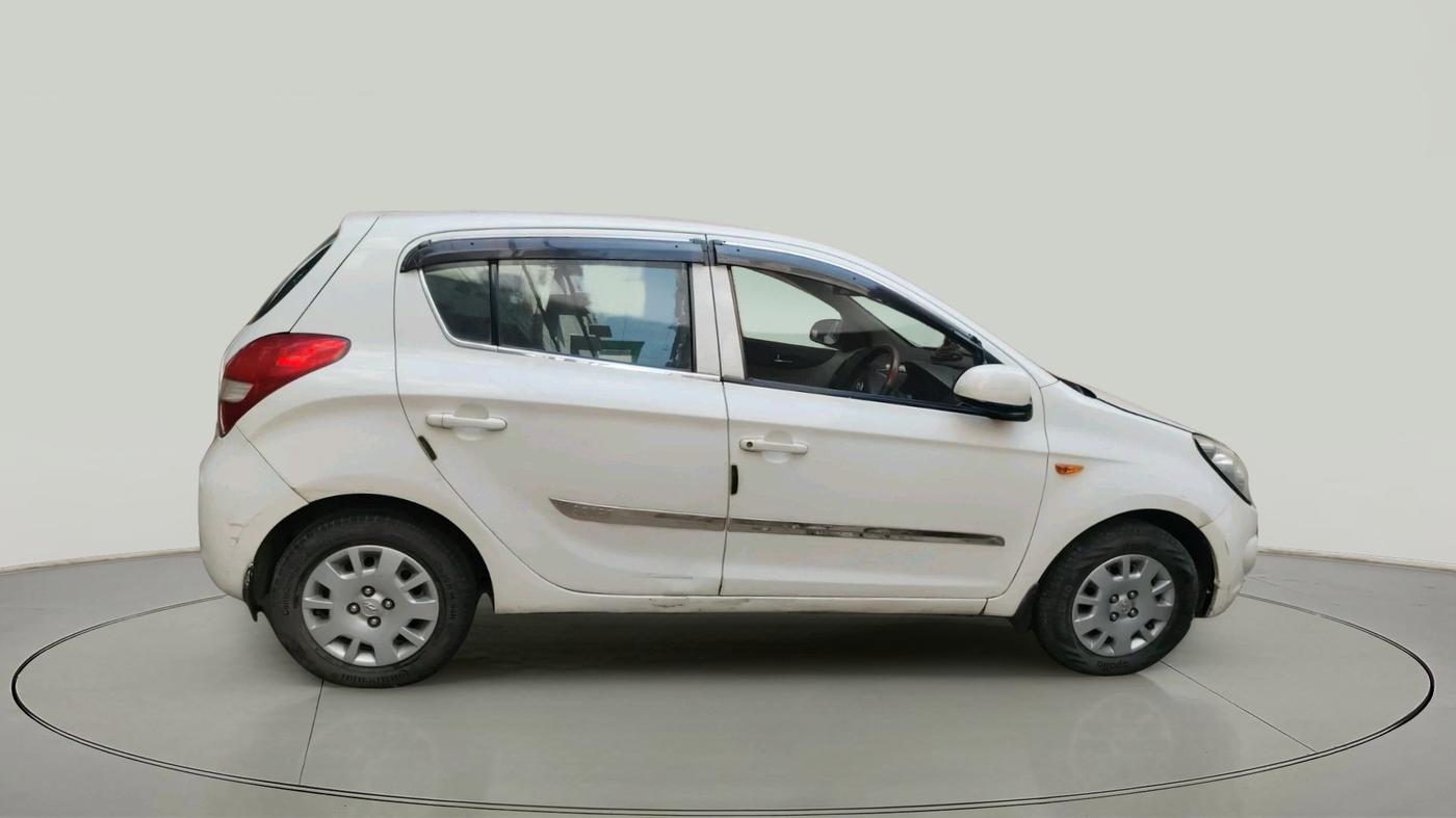 2011 Hyundai i20 MAGNA 1.2, CNG, Manual, 1,10,946 km, exterior