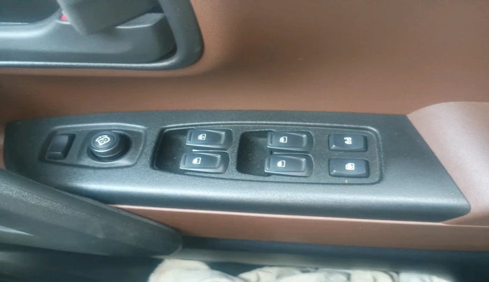 2022 Mahindra SCORPIO-N Z4 PETROL MT 7 STR, Petrol, Manual, 13,569 km, interior