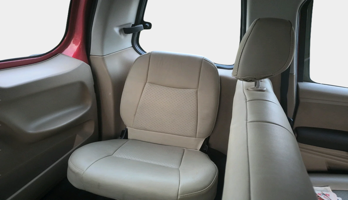 2016 Mahindra TUV300 T8, Diesel, Manual, 90,604 km, interior