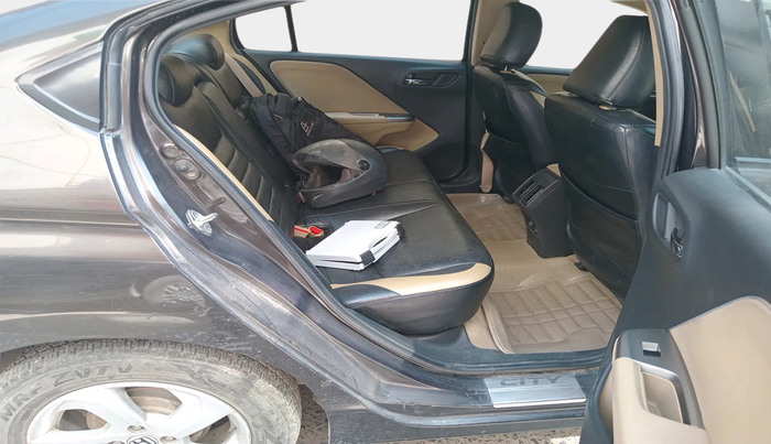 2015 Honda City 1.5L I-VTEC V MT, Petrol, Manual, 1,37,363 km, interior