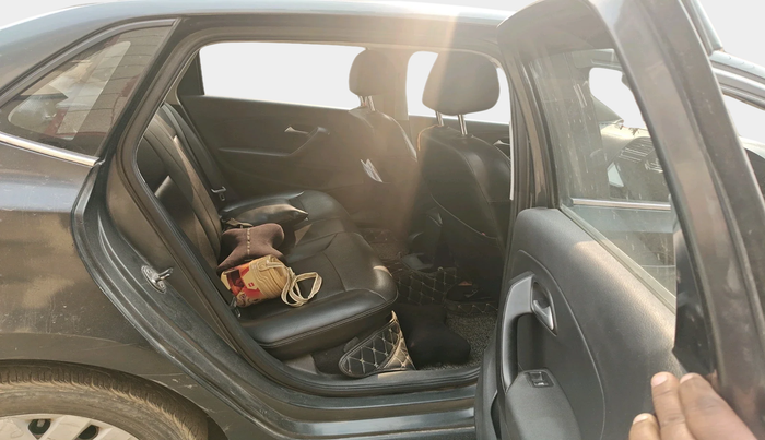 2017 Volkswagen Ameo COMFORTLINE 1.2L, Petrol, Manual, 1,02,720 km, interior