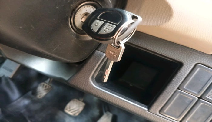 2014 Maruti Wagon R 1.0 VXI, Petrol, Manual, 85,318 km, interior