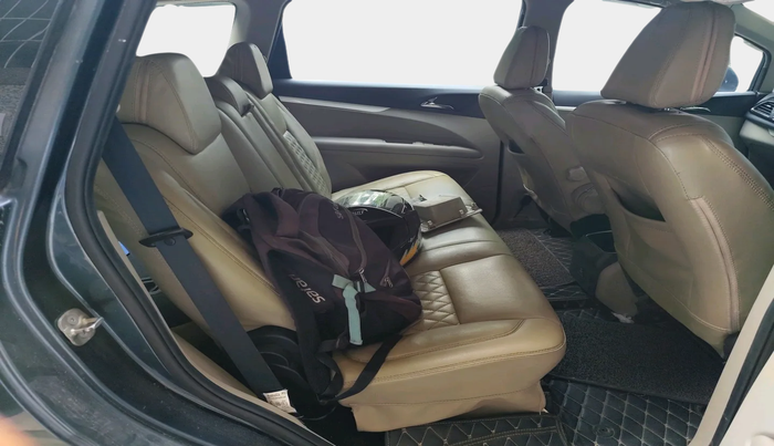 2019 Mahindra MARAZZO M6 8 STR, Diesel, Manual, 93,000 km, interior