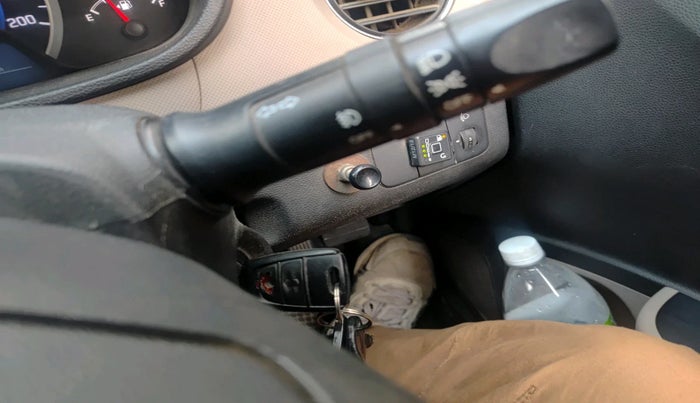 2013 Hyundai Grand i10 MAGNA 1.2 KAPPA VTVT, Petrol, Manual, 1,90,494 km, interior