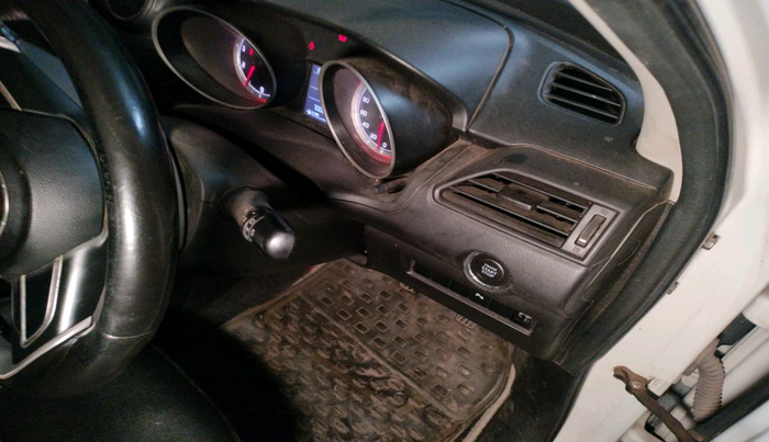 2018 Maruti Swift ZXI, Petrol, Manual, 70,006 km, interior