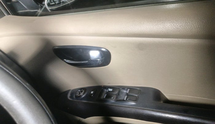 2011 Hyundai i10 MAGNA 1.2, Petrol, Manual, 93,671 km, interior