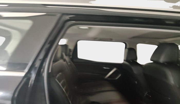 2022 Mahindra SCORPIO-N Z8 L PETROL AT 7 STR, Petrol, Automatic, 92,992 km, interior