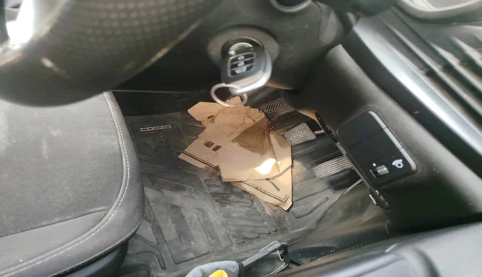 2022 Hyundai NEW I20 MAGNA 1.2 MT, Petrol, Manual, 25,196 km, interior