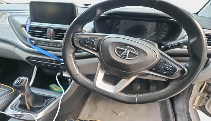 2020 Tata ALTROZ XZ PETROL, Petrol, Manual, 70,656 km, interior