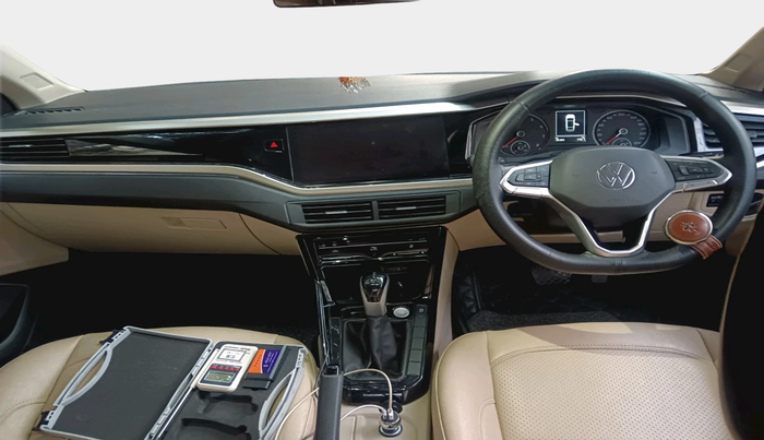 2022 Volkswagen VIRTUS HIGHLINE TSI 1.0 AT, Petrol, Automatic, 38,385 km, interior