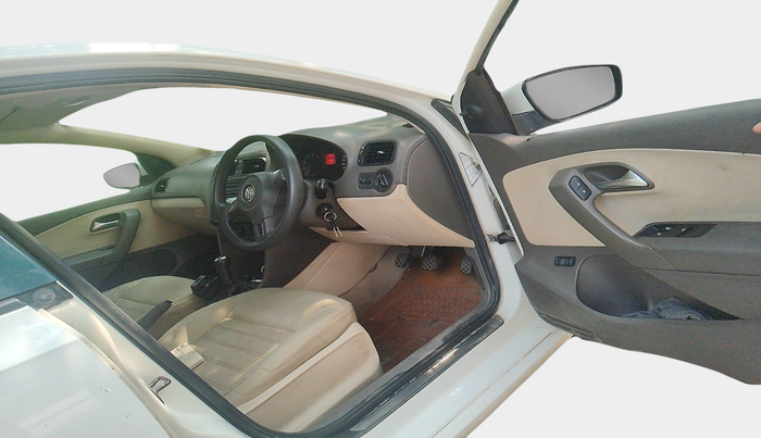 2011 Volkswagen Vento TRENDLINE 1.6, Petrol, Manual, 65,917 km, interior