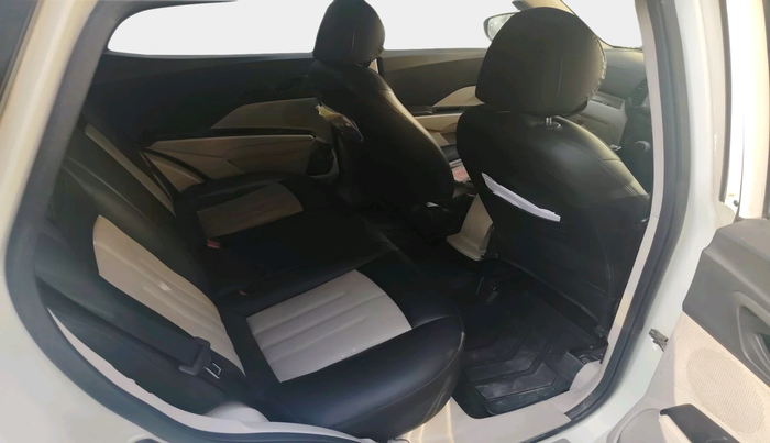 2023 Mahindra XUV300 W4 1.2 PETROL, CNG, Manual, 43,595 km, interior
