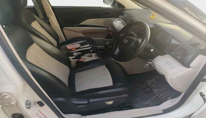 2023 Mahindra XUV300 W4 1.2 PETROL, CNG, Manual, 43,595 km, interior