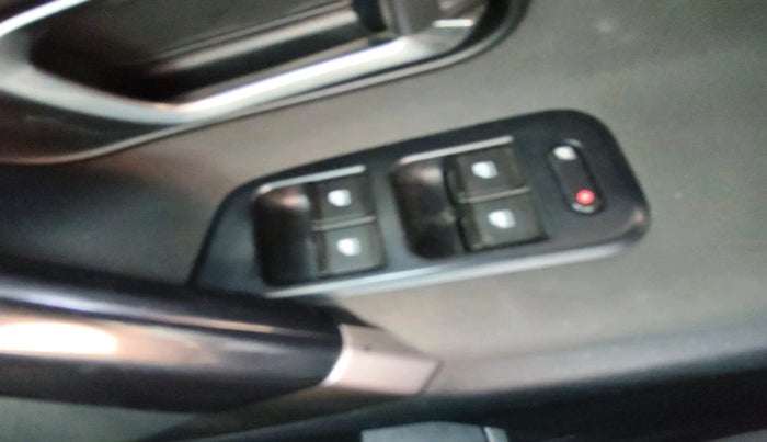 2020 Tata Harrier XT 2.0L KRYOTEC, Diesel, Manual, 29,420 km, interior