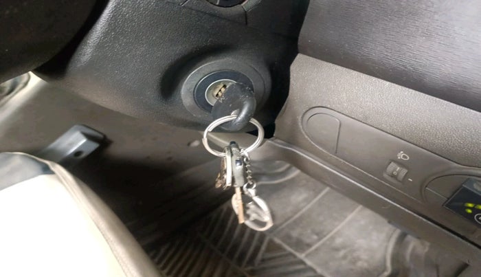 2013 Hyundai i10 MAGNA 1.2, Petrol, Manual, 1,36,697 km, interior