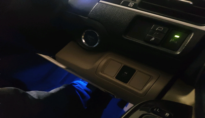 2017 Toyota Camry HYBRID, Hybrid, Automatic, 1,09,020 km, interior