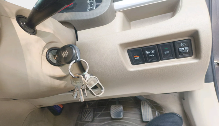 2014 Maruti Ertiga VXI CNG, Petrol, Manual, 1,41,018 km, interior