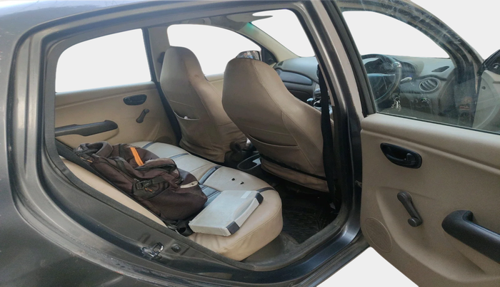 2011 Hyundai i10 MAGNA 1.1, Petrol, Manual, 1,83,003 km, interior