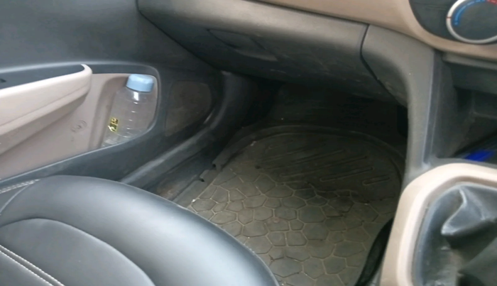 2013 Hyundai Grand i10 MAGNA 1.2 KAPPA VTVT, Petrol, Manual, 1,05,510 km, interior