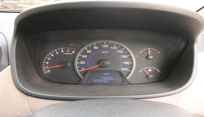 2013 Hyundai Grand i10 MAGNA 1.2 KAPPA VTVT, Petrol, Manual, 1,05,510 km, interior