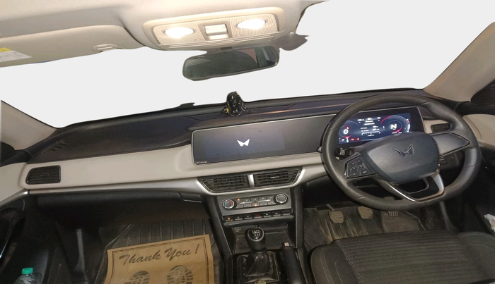 2022 Mahindra XUV700 AX 5 P MT 7 STR, Petrol, Manual, 37,565 km, interior