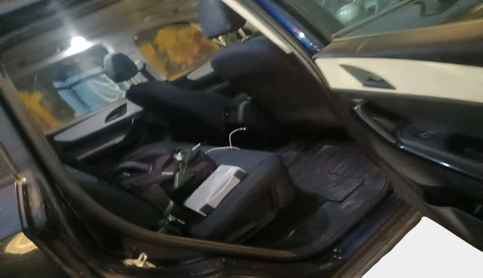 2022 Mahindra XUV700 AX 5 P MT 7 STR, Petrol, Manual, 37,565 km, interior