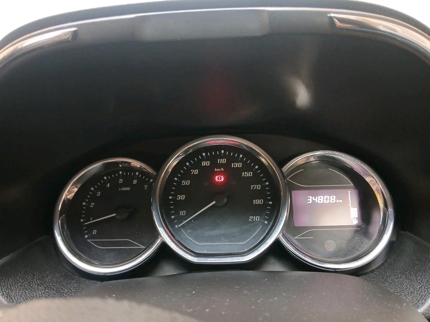 2021 Renault Duster RXZ 1.5 PETROL MT, Petrol, Manual, 34,808 km, interior