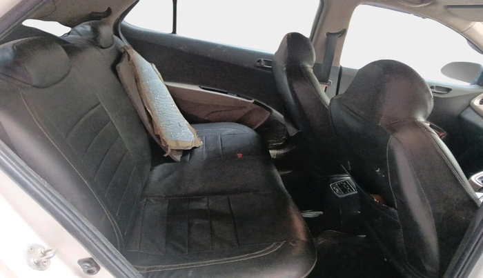 2017 Hyundai Grand i10 MAGNA 1.2 KAPPA VTVT, Petrol, Manual, 1,83,770 km, interior