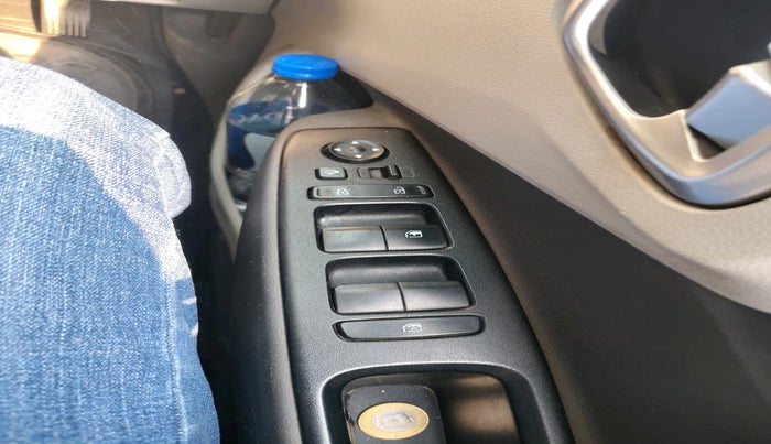 2022 Hyundai GRAND I10 NIOS SPORTZ AMT 1.2 KAPPA VTVT, Petrol, Automatic, 62,803 km, interior