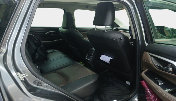 2022 Toyota URBAN CRUISER HYRYDER V HYBRID, Hybrid, Automatic, 18,848 km, interior