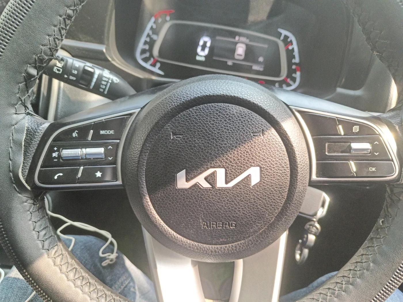 2025 KIA SONET HTK (O) 1.2 Petrol MT, Petrol, Manual, 9,954 km, interior
