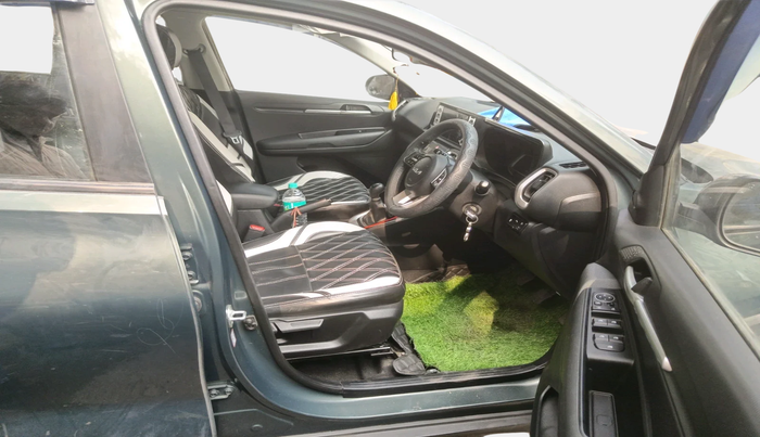 2025 KIA SONET HTK (O) 1.2 Petrol MT, Petrol, Manual, 9,954 km, interior