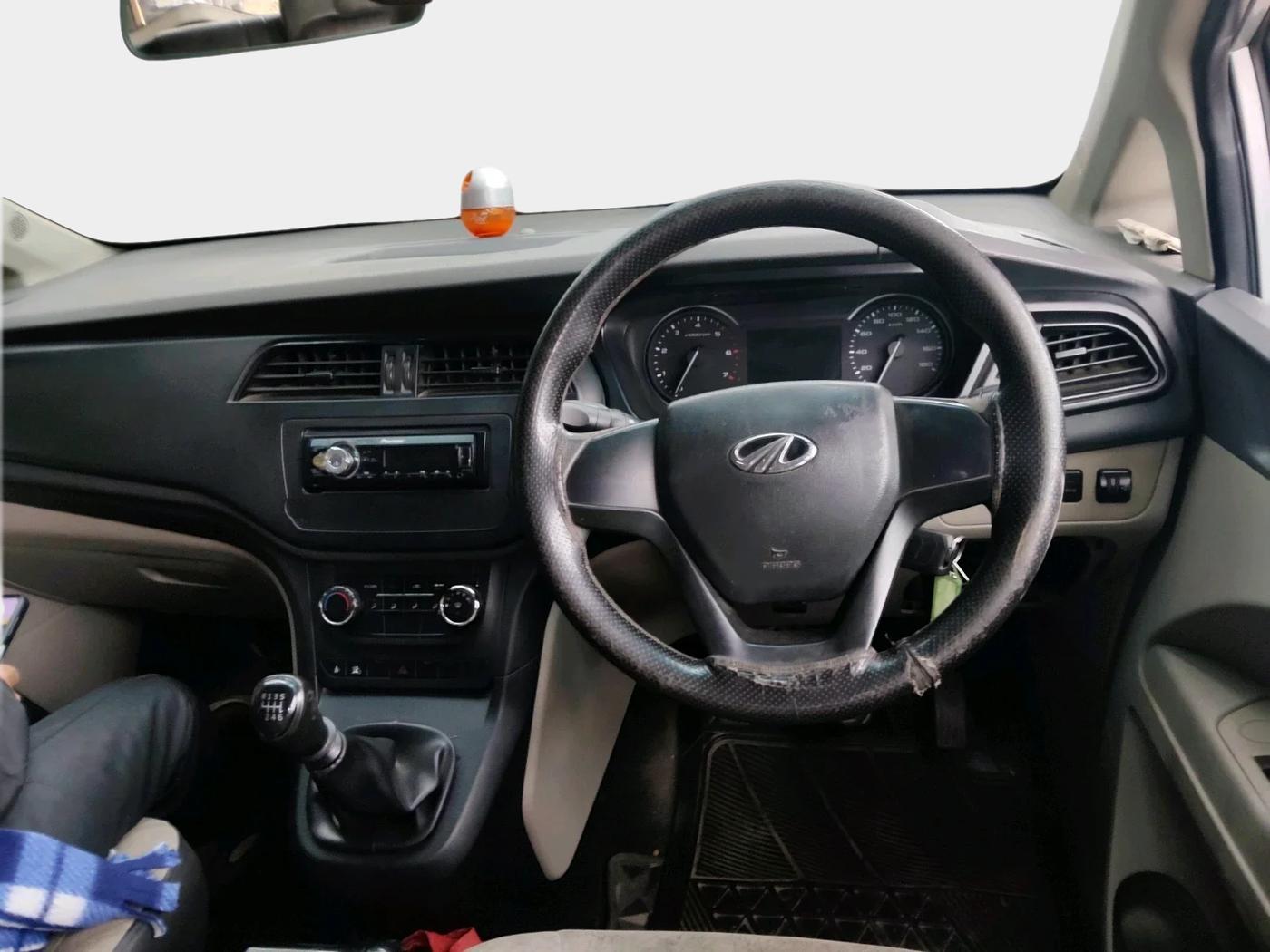 2018 Mahindra MARAZZO M2 7STR, Diesel, Manual, 80,533 km, interior